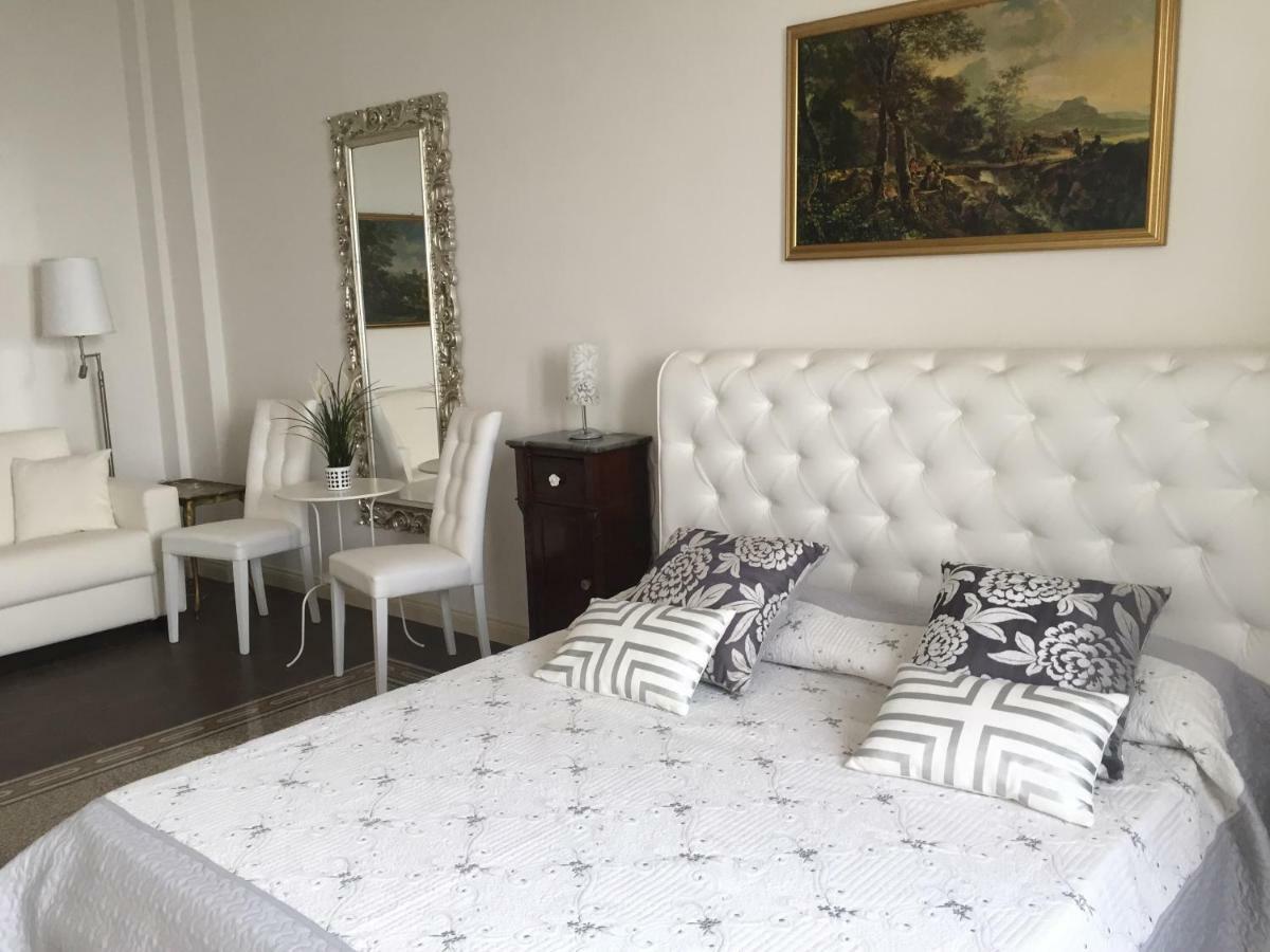 B&B Di Mare E D'Azzurro Salerno Ngoại thất bức ảnh