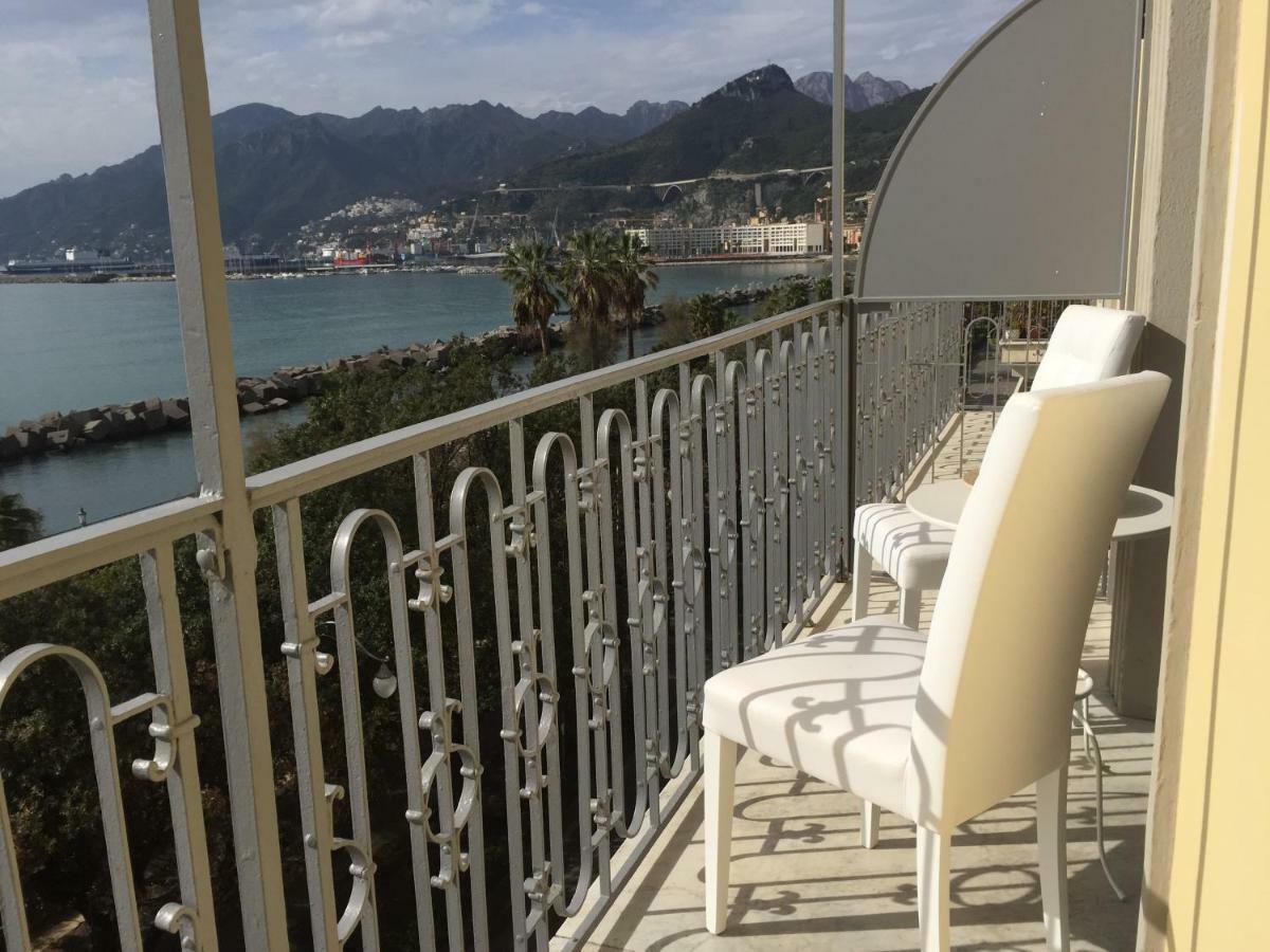 B&B Di Mare E D'Azzurro Salerno Ngoại thất bức ảnh